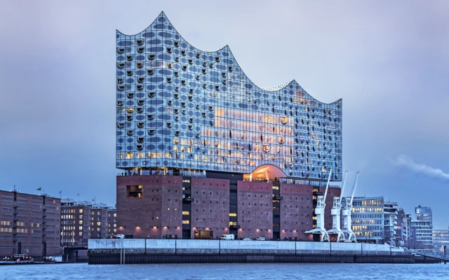 Elbphilharmonie Hamburg: a glass structure supported by a brick warehouse