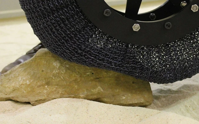 Superelastic tire is suitable for both Earth and Mars