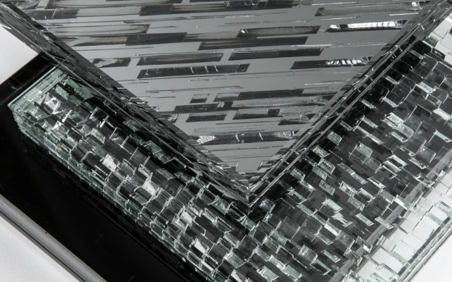 Sensitile glass tiles