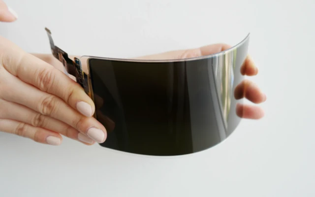 Unbreakable flexible OLED display can withstand a hammer