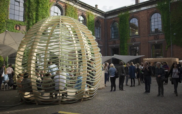 This plywood pavilion produces algae as food source