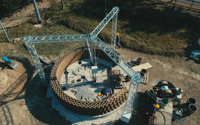 The first 3D printed house with earth