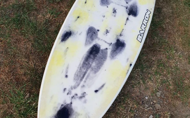 Surfboards made with wool and bioresin