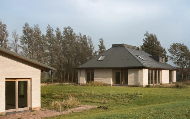 Building with hempcrete