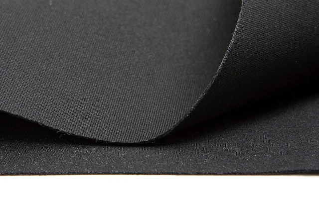 Odour absorbing fabric
