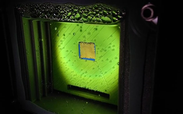 Artificial leaf produces clean gas