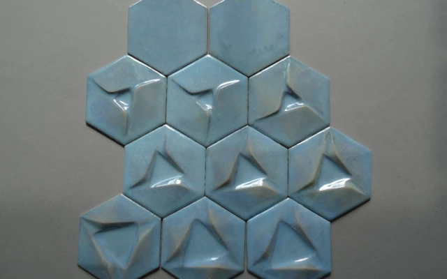 Pearlescent blue glazes