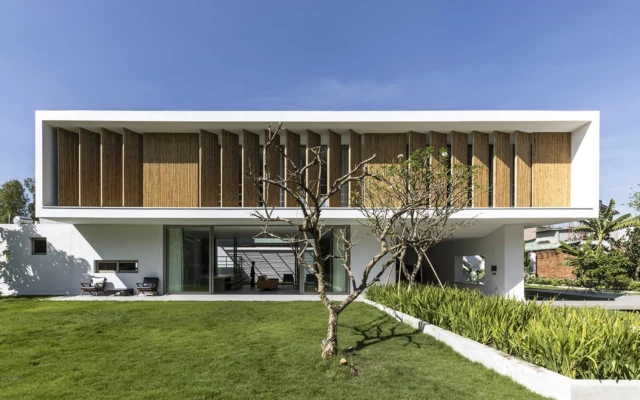 Adjustable bamboo façade fronts