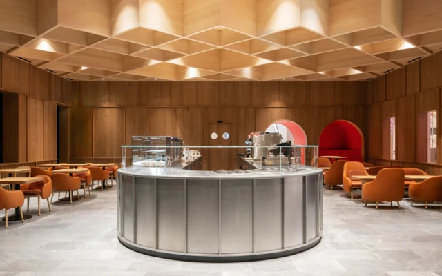 Loacker Galaxy: Wood and Steel Define New Flagship Store
