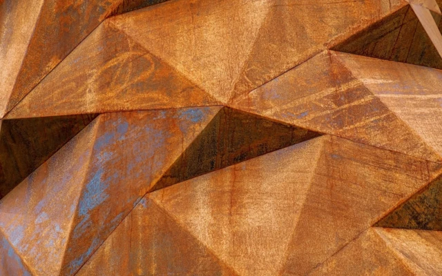 Natural minerals enable cost-effective structural colour coatings