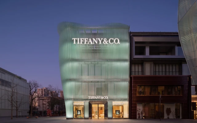 Tiffany Façade Beijing Showcases Sculptural Glass and Recycled Design