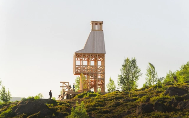 Crane-Inspired Timber Tower Overlooks Kola Bay
