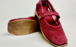 Tulip Poplar And Recycled Wool Shape Decomposable Footwear